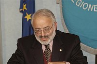 Conferenza stampa di presentazione delle scelte strategiche per l'offerta formativa - Universit� del Molise - Giunta Regionale del Molise - Campobasso 26 gennaio 2004