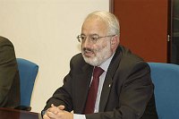 Visita presso il nostro Ateneo, alla presenza del Magnifico Rettore Prof. Giovanni Cannata, delegazione Universit� della Polonia e degli Stati Uniti  -  17/18 novembre 2003 <br>