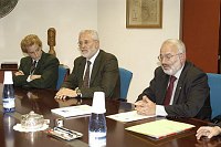 Visita presso il nostro Ateneo, alla presenza del Magnifico Rettore Prof. Giovanni Cannata, delegazione Universit� della Polonia e degli Stati Uniti  -  17/18 novembre 2003 <br>