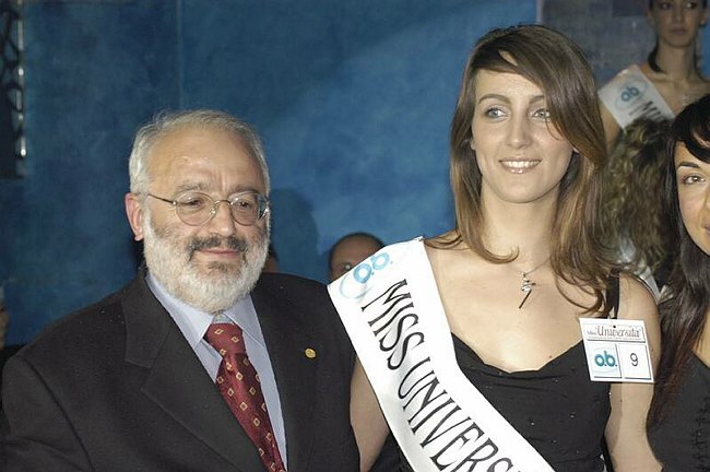 miss_universit�_2004_231