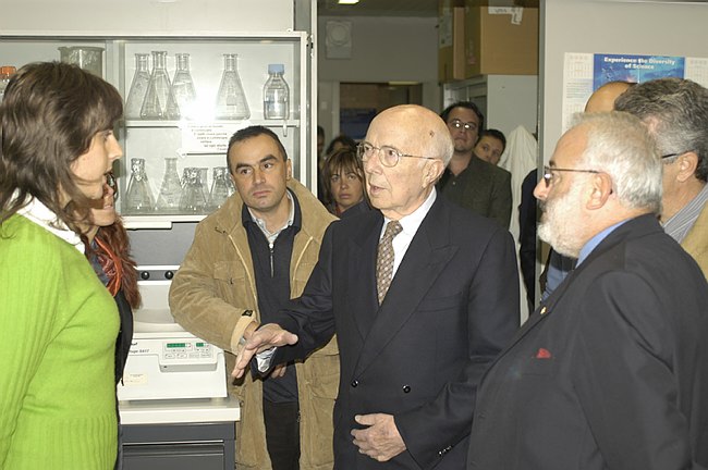 Il Prof. Renato Dulbecco incontra i giovani Ricercatori 