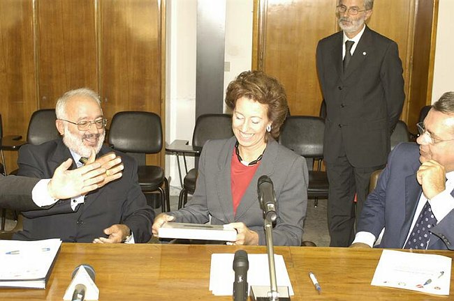 Istituzione della Facolt� di Medicina e Chirurgia