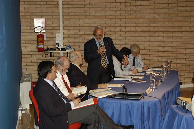 Un libro in biblioteca. Elogio di uno scrittore