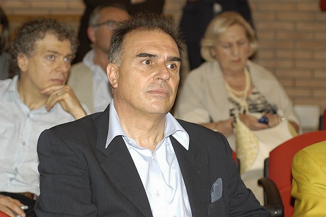 Un libro in biblioteca. Elogio di uno scrittore