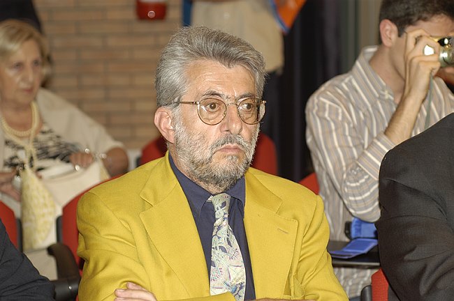 Un libro in biblioteca. Elogio di uno scrittore