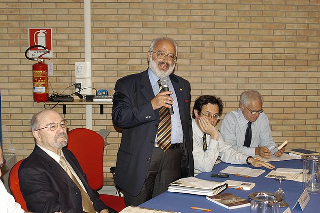 Un libro in biblioteca. Elogio di uno scrittore