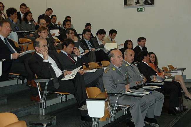 �L�impresa cooperativa tra mutualit� e mercato�