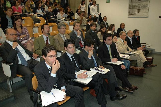 �L�impresa cooperativa tra mutualit� e mercato�