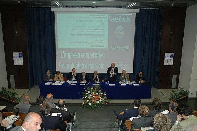 �L�impresa cooperativa tra mutualit� e mercato�