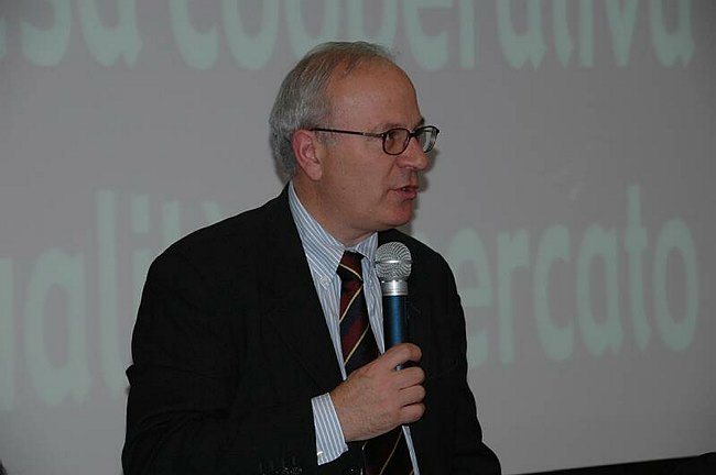 �L�impresa cooperativa tra mutualit� e mercato�