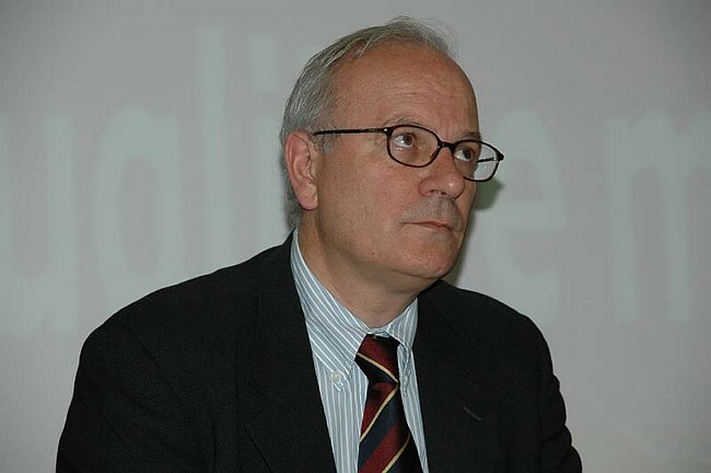 �L�impresa cooperativa tra mutualit� e mercato�