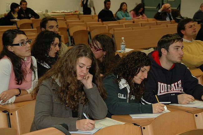 Interculturalit�. Teorie, prassi, significati