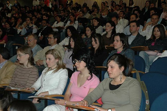 �Missione di Pace e Percorsi di Democratizzazione�