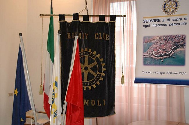 Paul Harris Fellow al Rettore Prof.Giovanni Cannata 