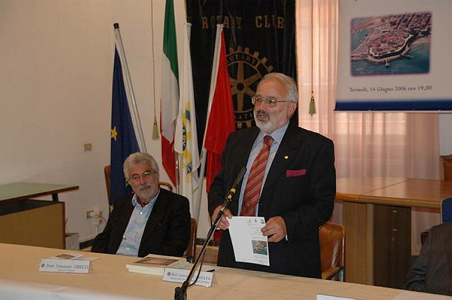 Paul Harris Fellow al Rettore Prof.Giovanni Cannata 