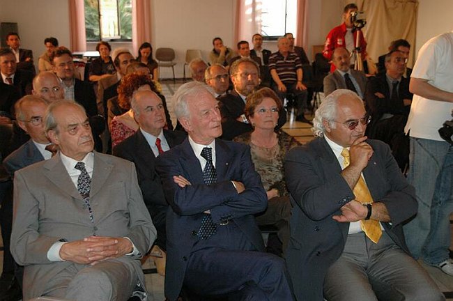 Paul Harris Fellow al Rettore Prof.Giovanni Cannata 