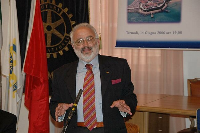 Paul Harris Fellow al Rettore Prof.Giovanni Cannata 