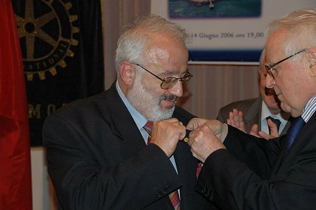 Paul Harris Fellow al Rettore Prof.Giovanni Cannata 