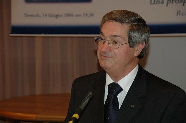 Paul Harris Fellow al Rettore Prof.Giovanni Cannata 