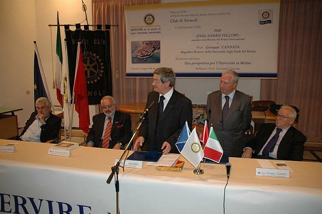 Paul Harris Fellow al Rettore Prof.Giovanni Cannata 