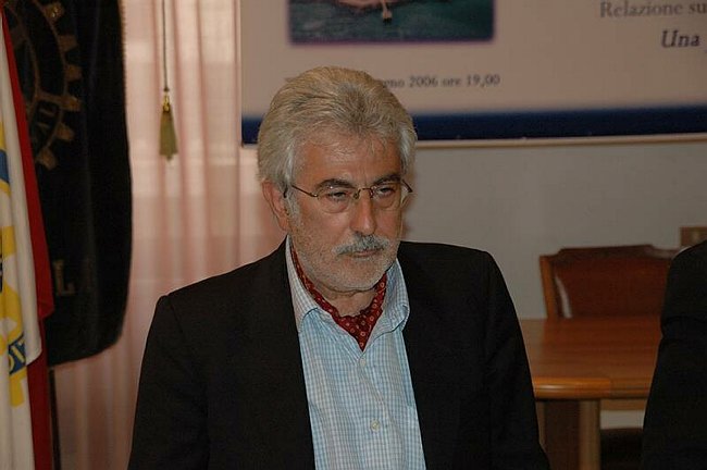 Paul Harris Fellow al Rettore Prof.Giovanni Cannata 