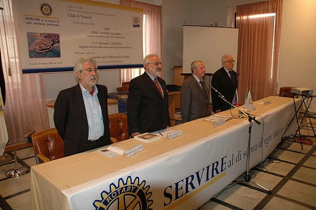 Paul Harris Fellow al Rettore Prof.Giovanni Cannata 