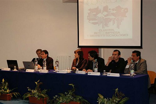 Cluster, reti di impresa e distretti tecnologici