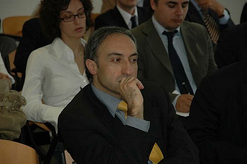 �Diritto, istituzioni, economia: il caso Italia�