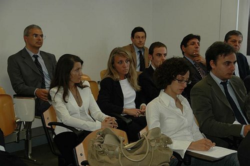 �Diritto, istituzioni, economia: il caso Italia�