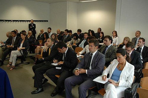 �Diritto, istituzioni, economia: il caso Italia�