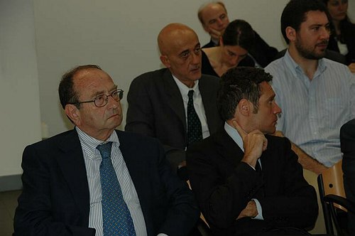 �Diritto, istituzioni, economia: il caso Italia�