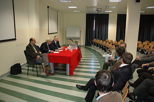 Il Prof. Giuseppe Nazario Colasurdo in visita all�Universit�